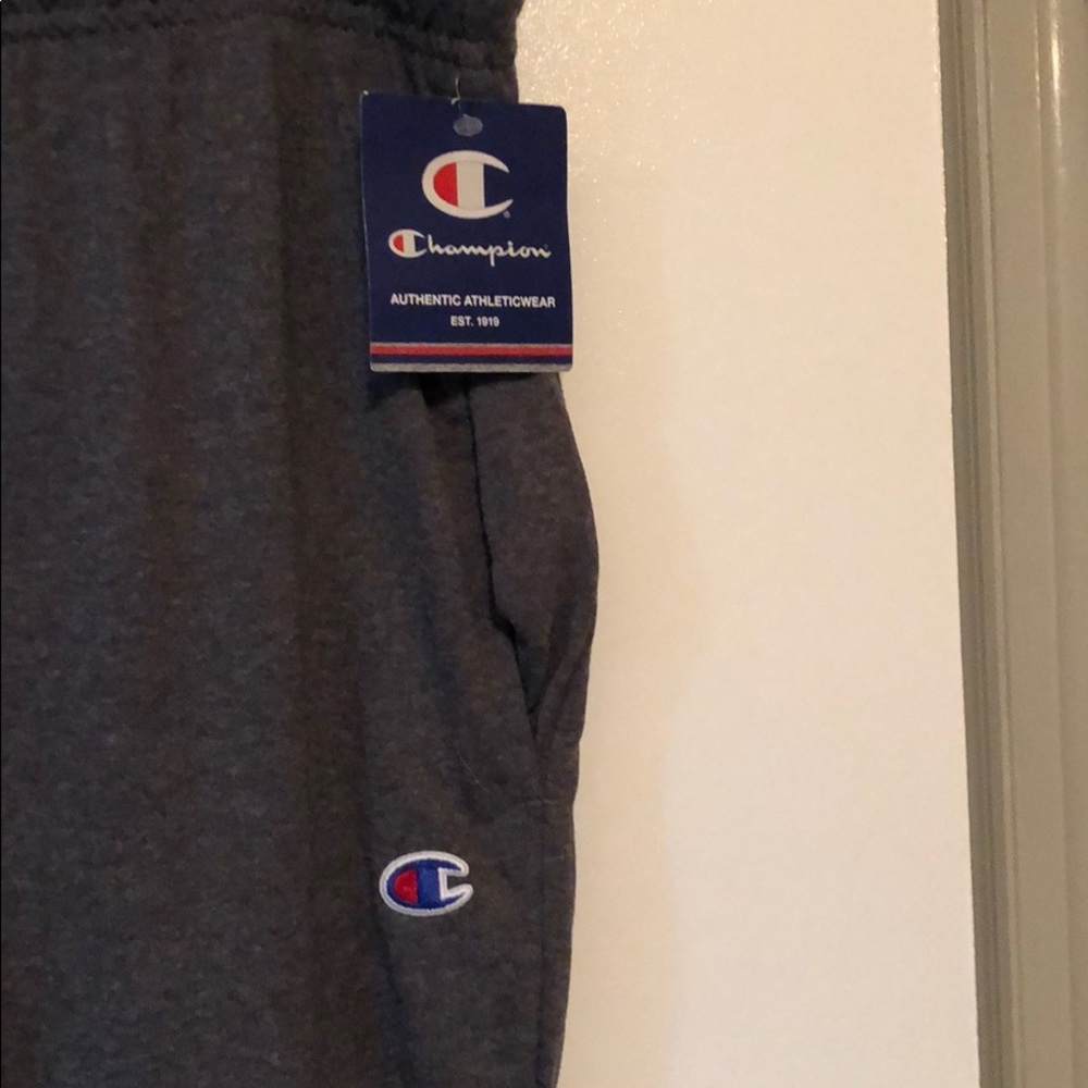Men’s Champion gray sweatpants- large with pockets